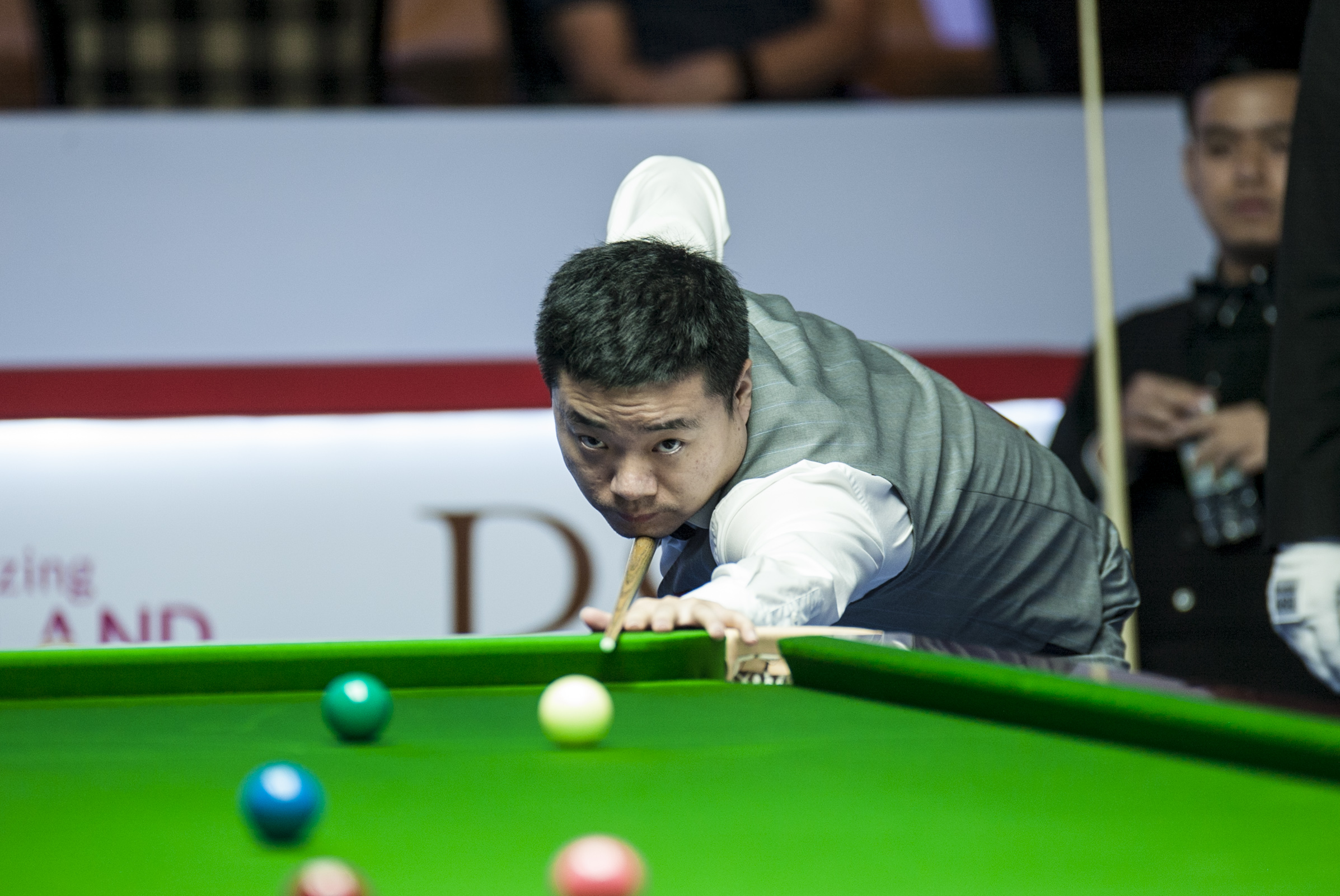 再次闯进前 再次闯进前