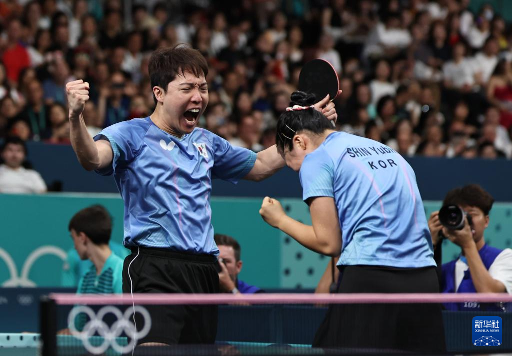 季后赛的启 季后赛的启